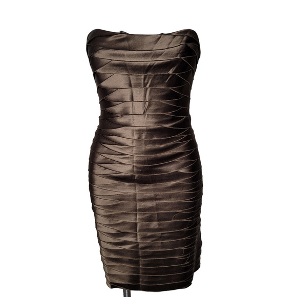 BCBGMaxAzria Dresses & Skirts - BCBG MAXAZRIA Strapless Dress Size 2 brown Tiered Layered cocktail sheath